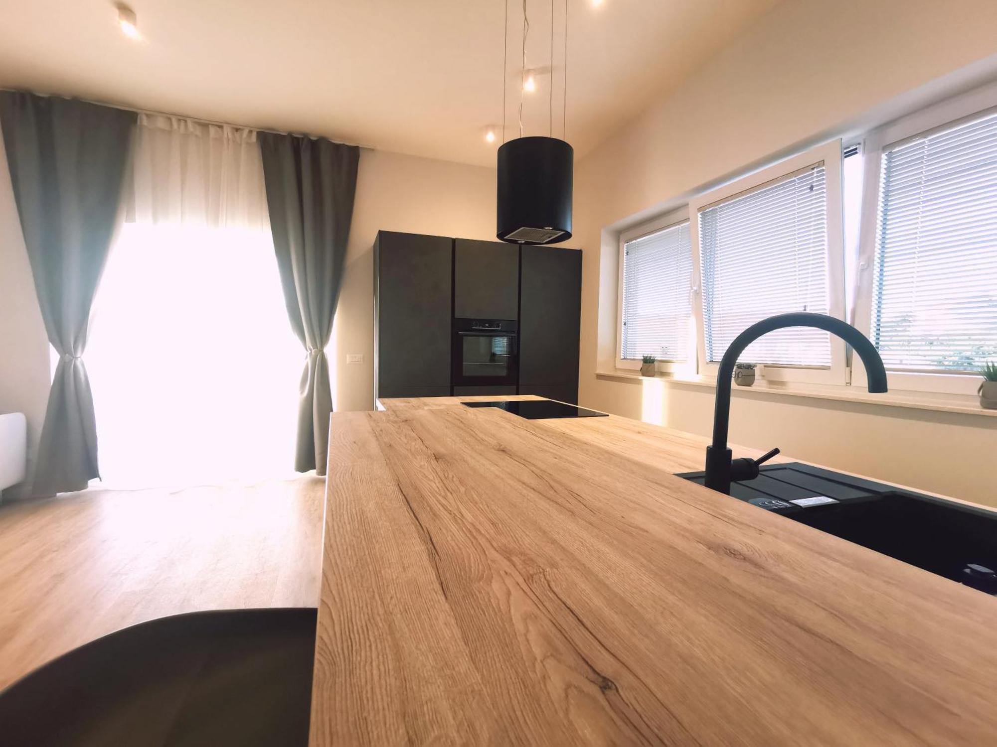 לומבארדה Villa Kora - Luxury Holiday Apartments מראה חיצוני תמונה