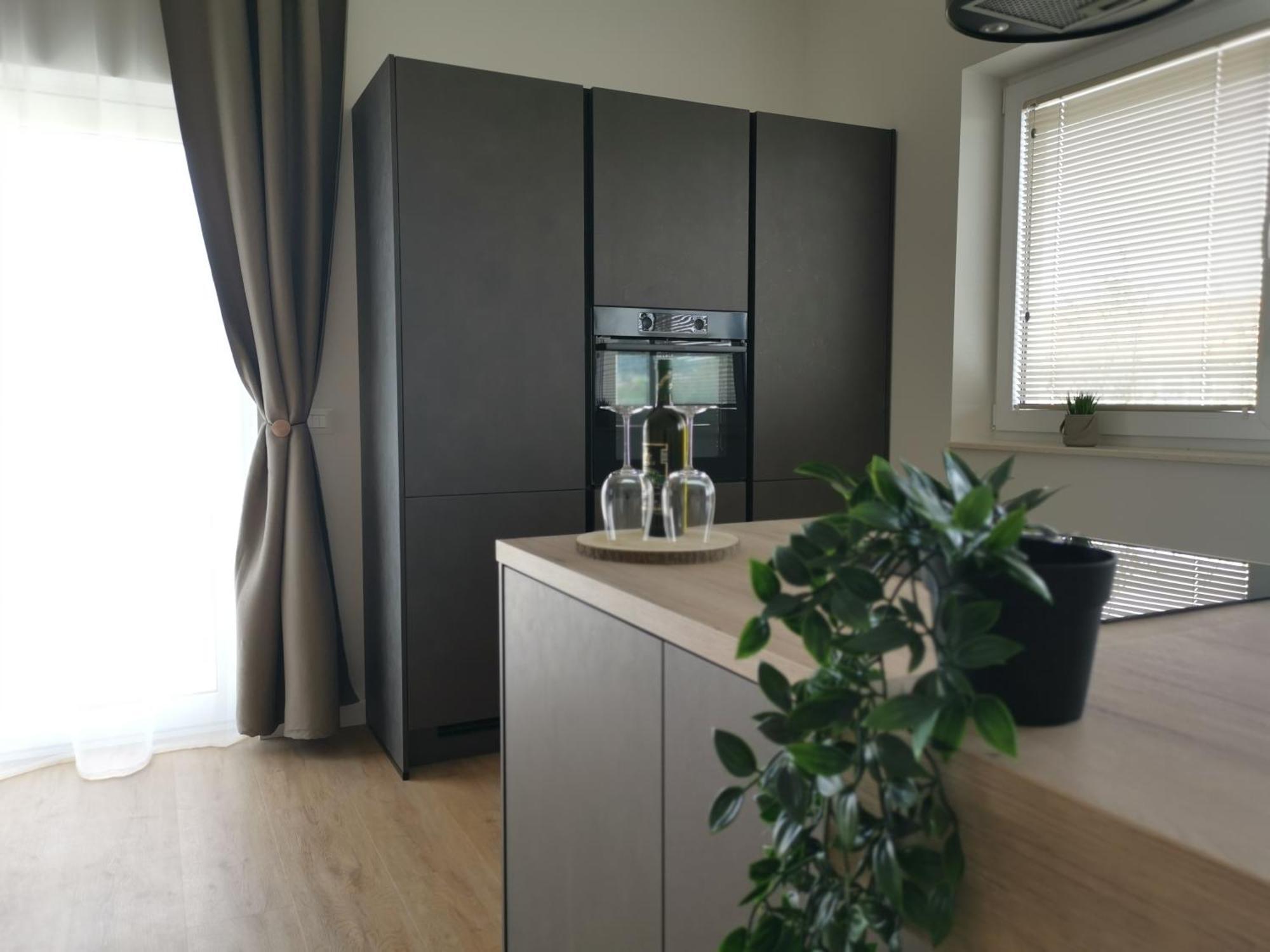 לומבארדה Villa Kora - Luxury Holiday Apartments מראה חיצוני תמונה