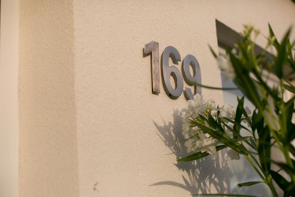 לומבארדה Villa Kora - Luxury Holiday Apartments מראה חיצוני תמונה