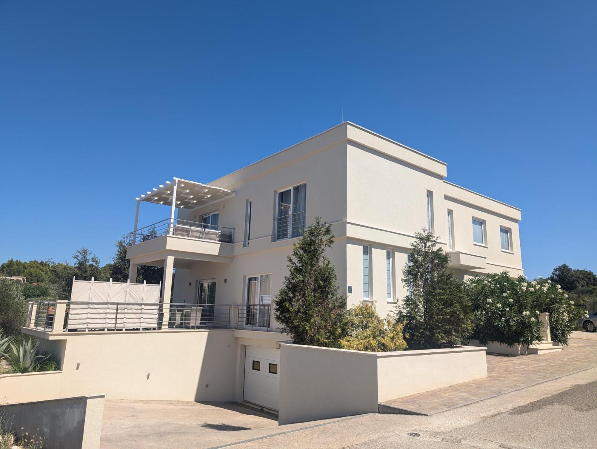 לומבארדה Villa Kora - Luxury Holiday Apartments מראה חיצוני תמונה