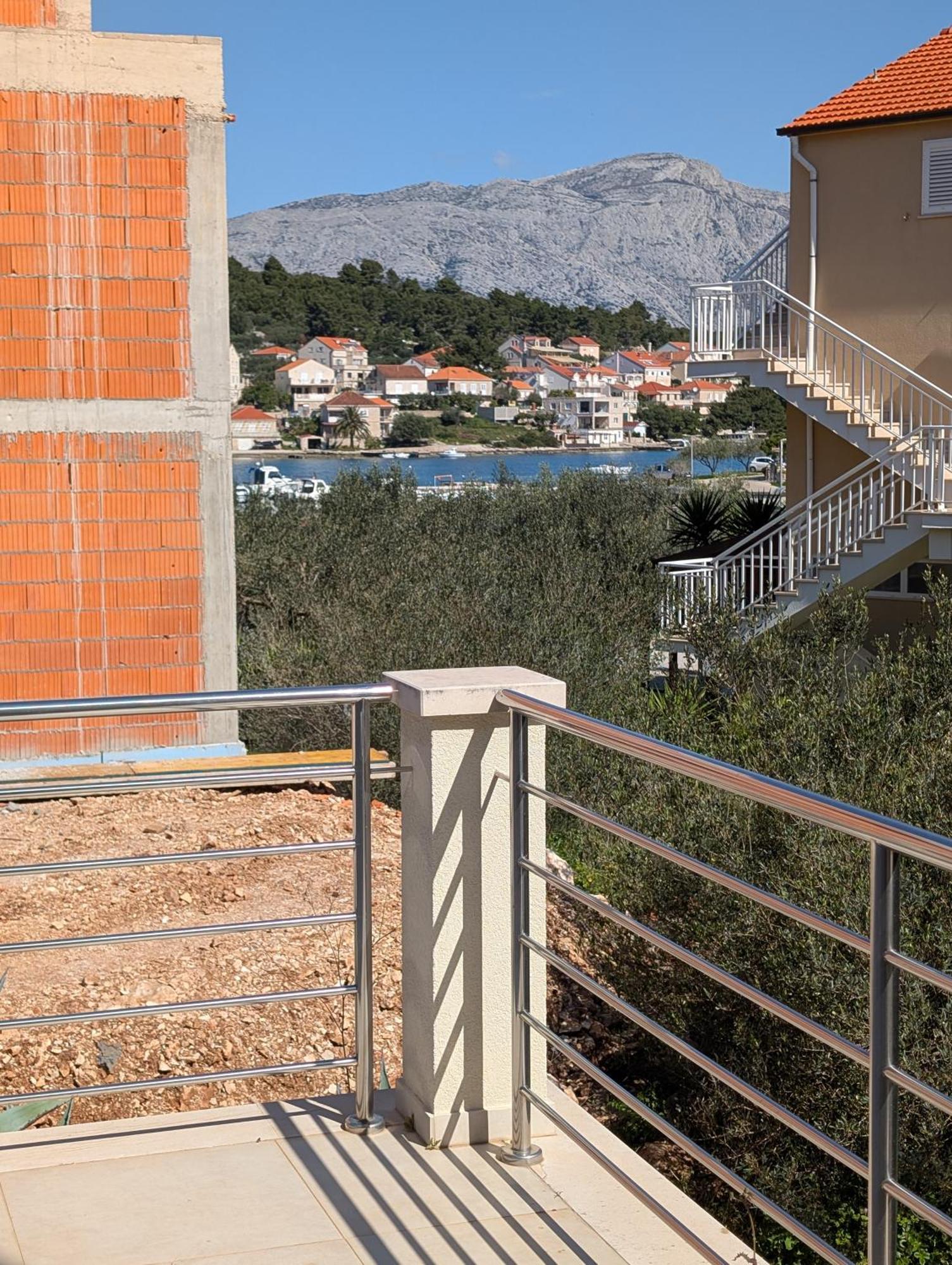 לומבארדה Villa Kora - Luxury Holiday Apartments מראה חיצוני תמונה